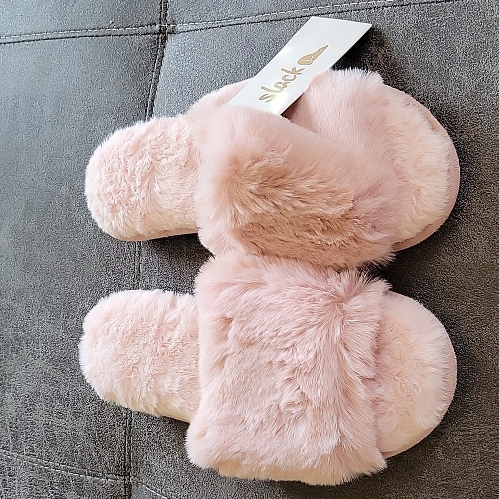 Womens Fuzzy Slippers